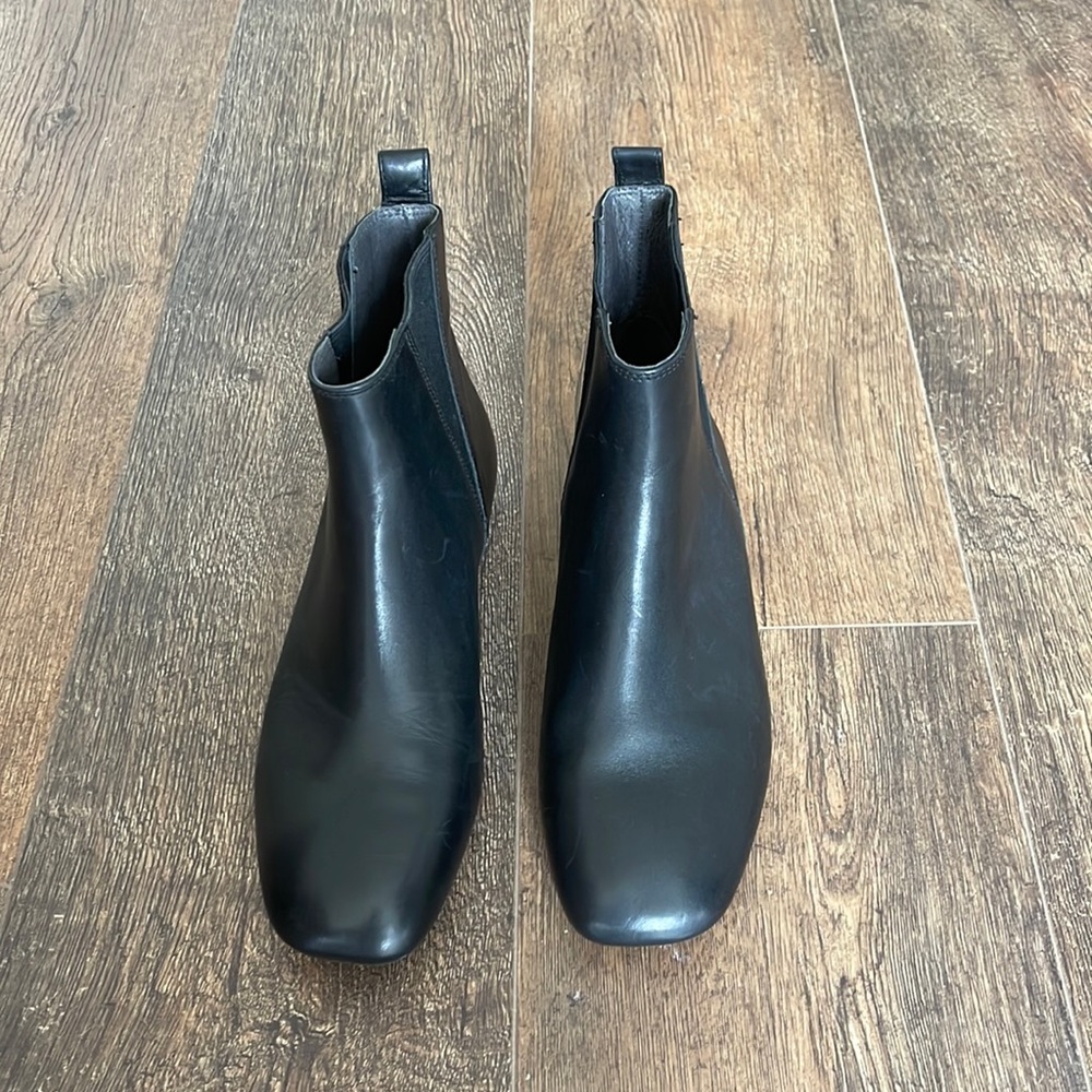 Camper Nina black leather bootie